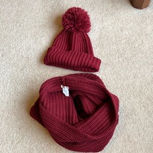 JCREW POM POM BEANIE/SCARF SET